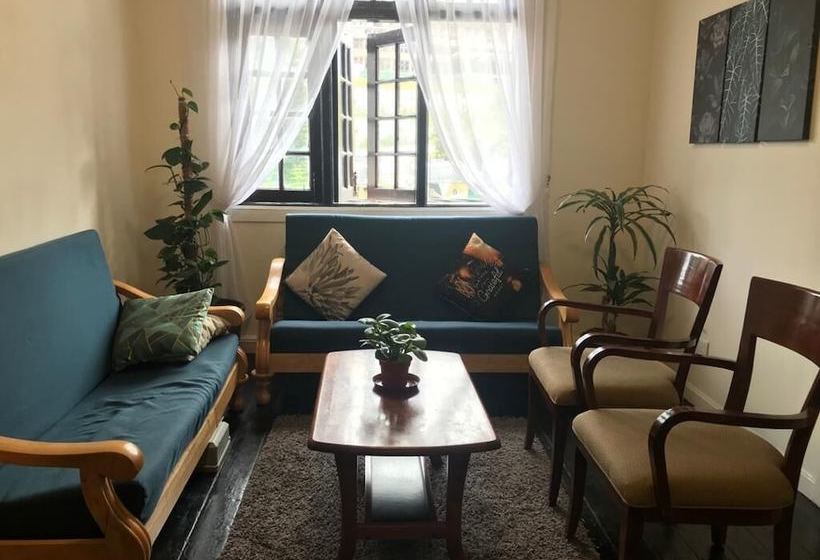 ユースホステル Downtown Bunkers