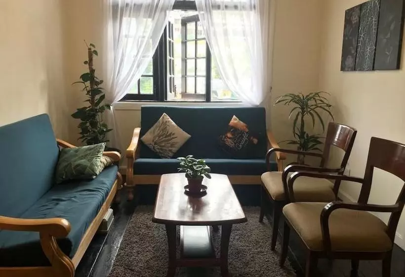 ユースホステル Downtown Bunkers