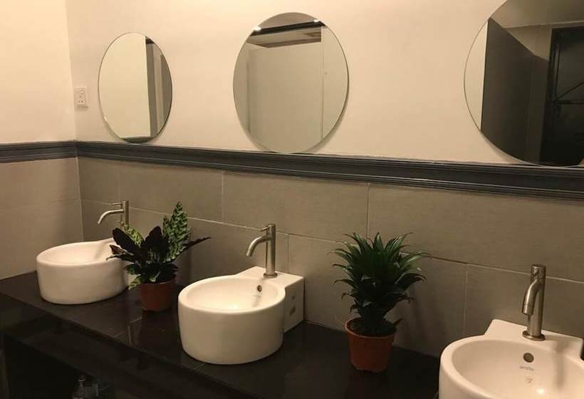 ユースホステル Downtown Bunkers