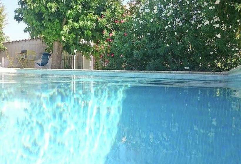 Beautiful Cottage With Swimming Pool In L Islesurlasorgue