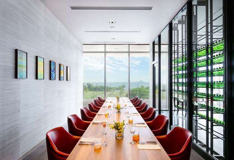 هتل Hilton Okinawa Sesoko Resort