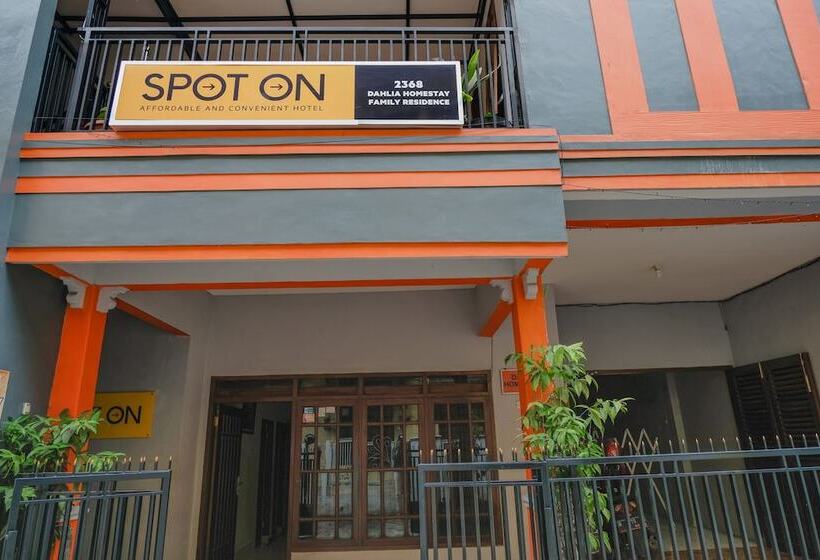 הוסטל Spot On 2368 Dahlia Homestay Family Residence