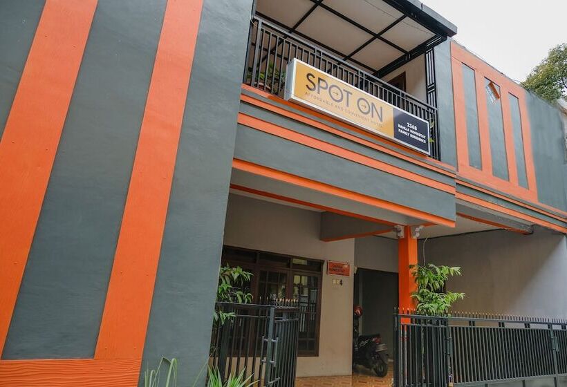 הוסטל Spot On 2368 Dahlia Homestay Family Residence