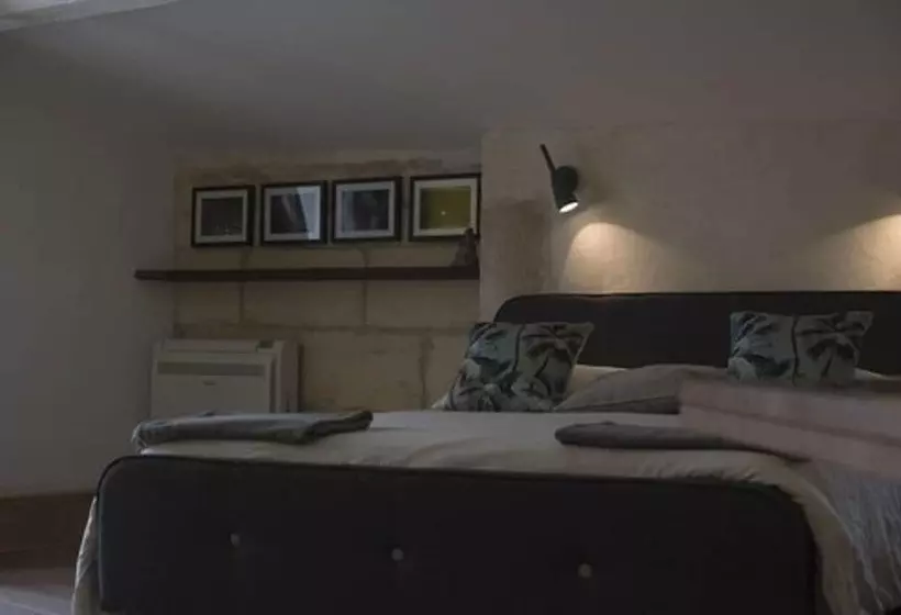 تختخواب و صبحانه Les Chambres D Agmara