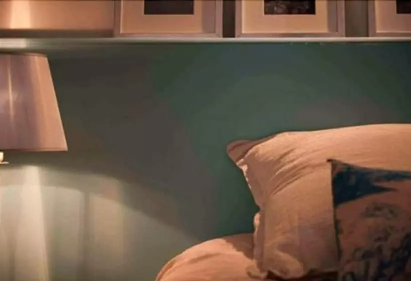 تختخواب و صبحانه Les Chambres D Agmara
