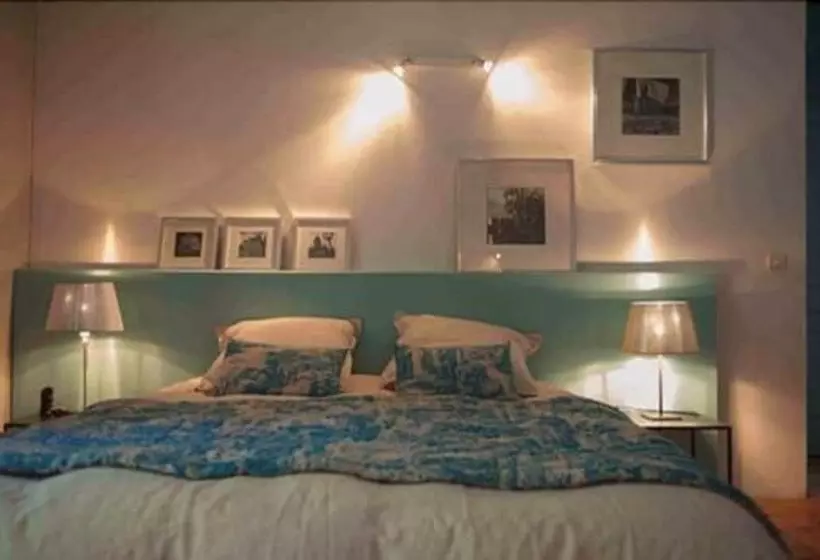 تختخواب و صبحانه Les Chambres D Agmara