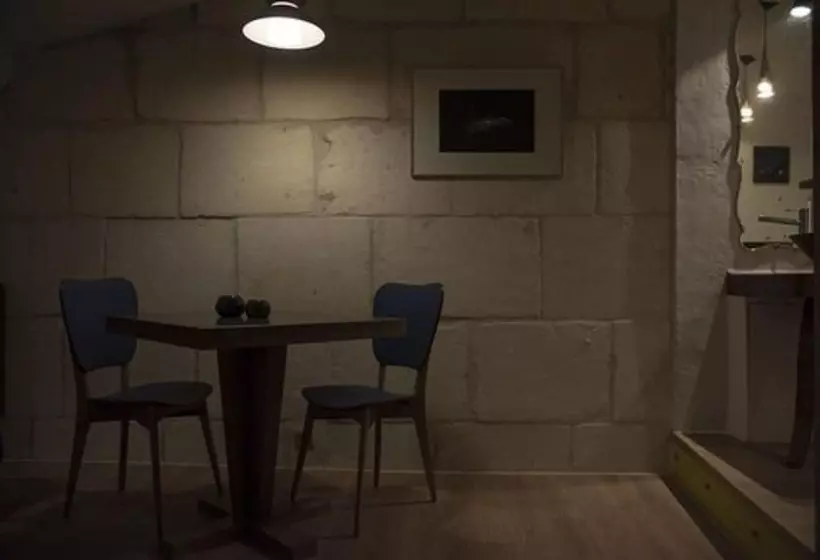 تختخواب و صبحانه Les Chambres D Agmara
