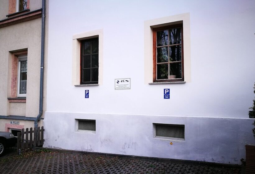 تختخواب و صبحانه Pension & Gasthaus Nostalgie