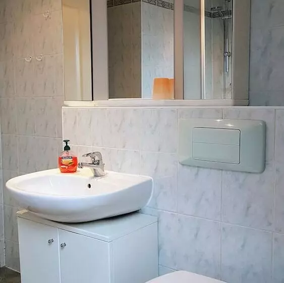 Aamiaismajoitus (B&B) Pension & Gasthaus Nostalgie