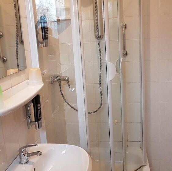 تختخواب و صبحانه Pension & Gasthaus Nostalgie