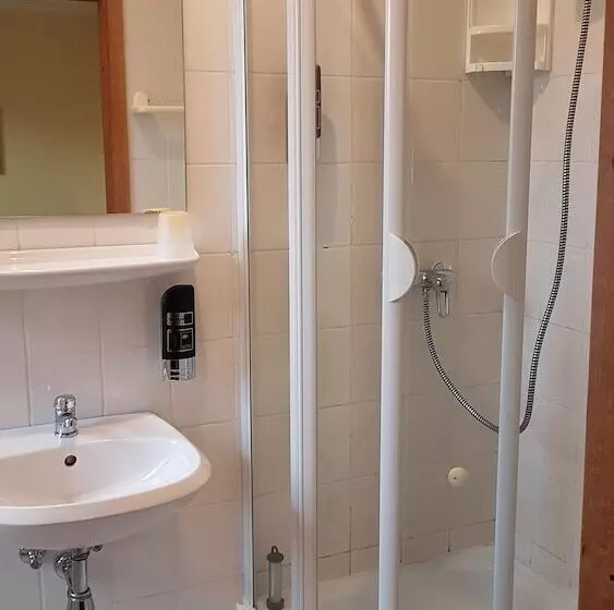 Aamiaismajoitus (B&B) Pension & Gasthaus Nostalgie