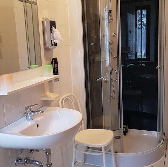 تختخواب و صبحانه Pension & Gasthaus Nostalgie