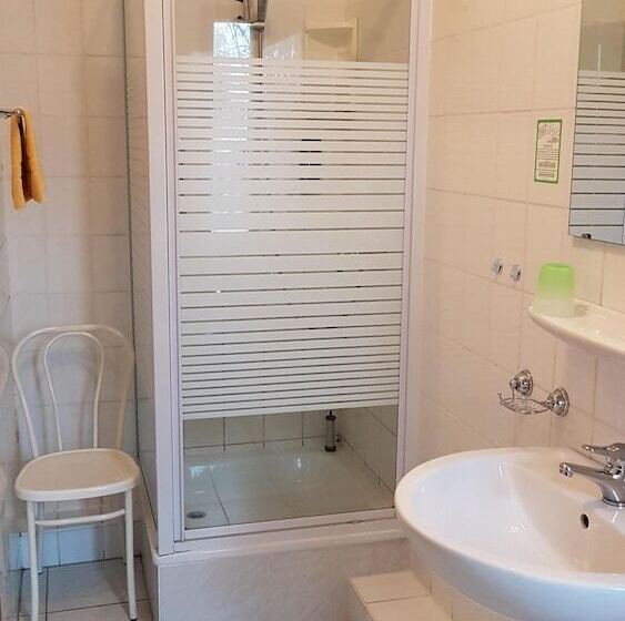 تختخواب و صبحانه Pension & Gasthaus Nostalgie