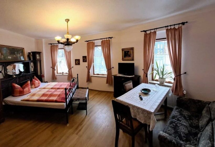 تختخواب و صبحانه Pension & Gasthaus Nostalgie