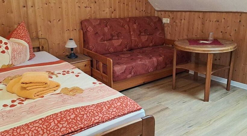 تختخواب و صبحانه Pension & Gasthaus Nostalgie