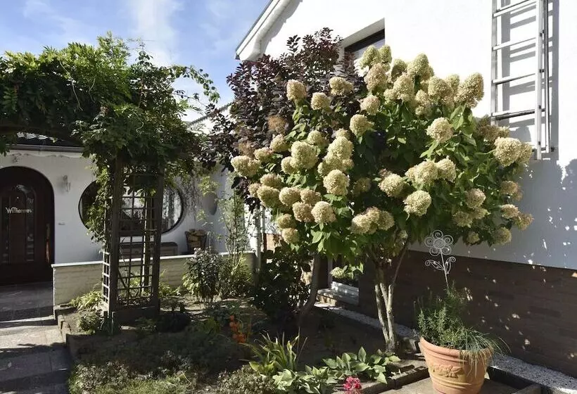 Homey Bungalow With Roofed Terrace, Garden