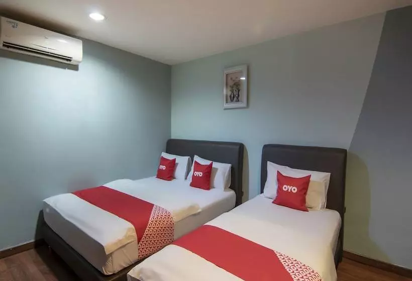 هتل 1st Inn By Oyo Rooms