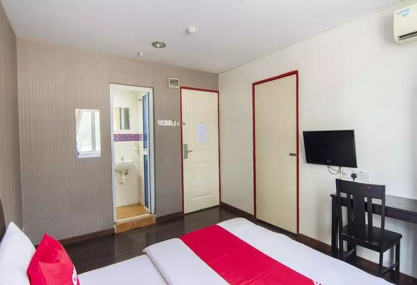 هتل 1st Inn By Oyo Rooms