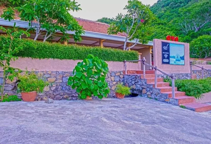 ホテル Artati Bungalows And Restaurant By Oyo Rooms