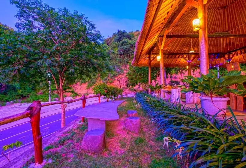 ホテル Artati Bungalows And Restaurant By Oyo Rooms