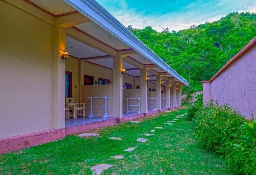 ホテル Artati Bungalows And Restaurant By Oyo Rooms