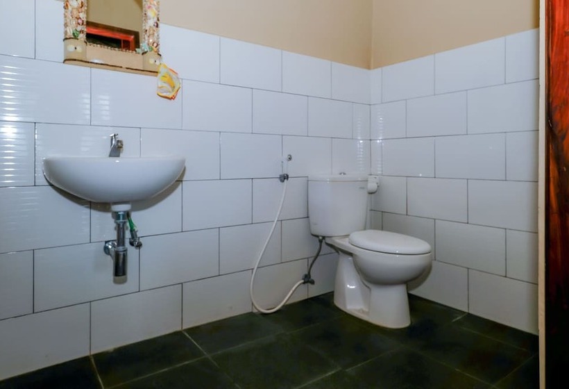 Отель Artati Bungalows And Restaurant By Oyo Rooms