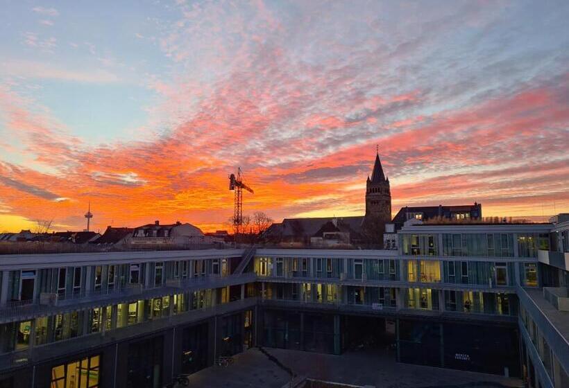 בית מלון כפרי Theclouth