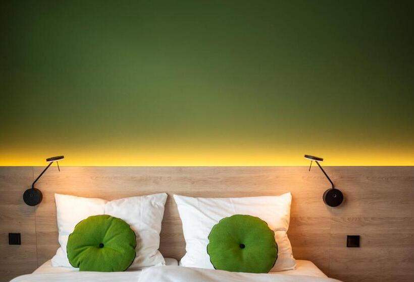 בית מלון כפרי Theclouth