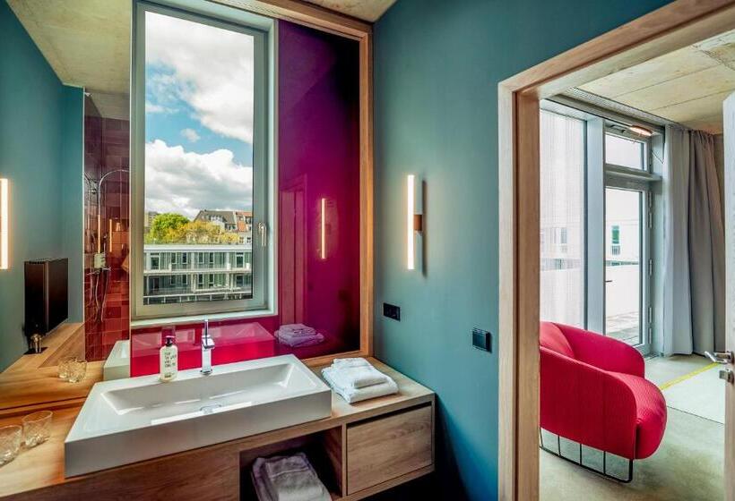 בית מלון כפרי Theclouth