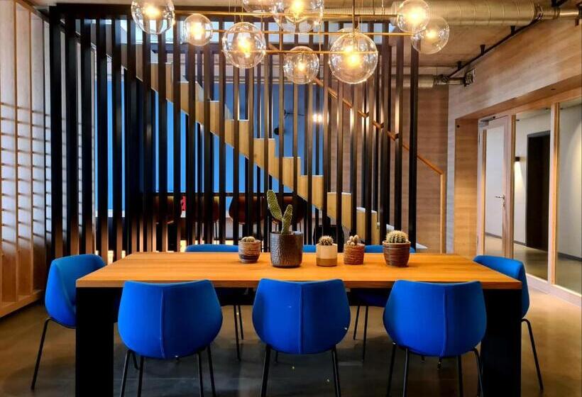 בית מלון כפרי Theclouth