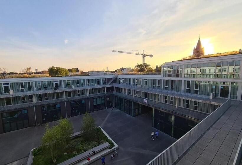 בית מלון כפרי Theclouth