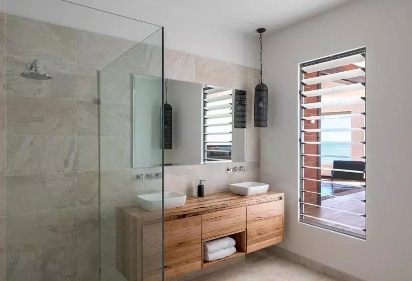 Novo Luxury Apartment Penguin Accommodation Itas