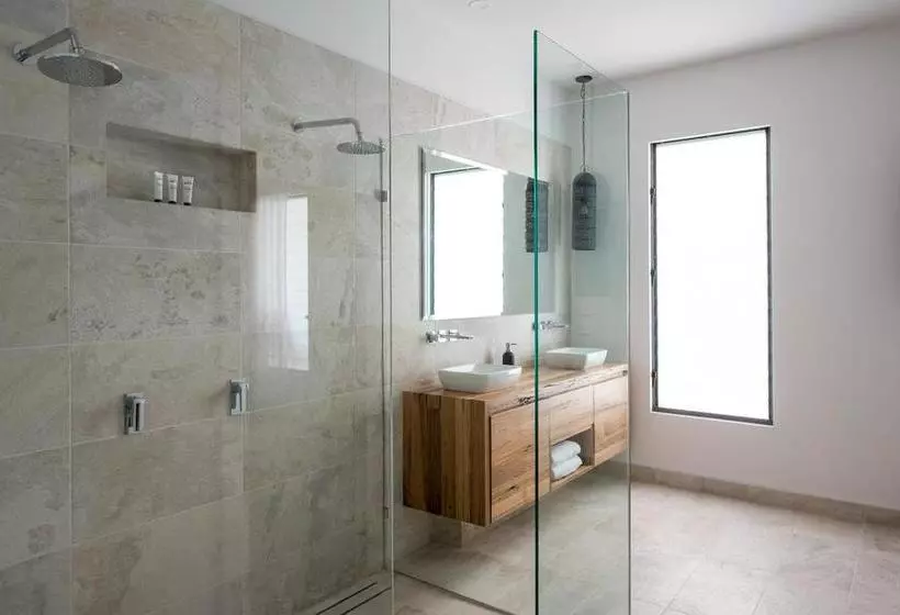 Novo Luxury Apartment Penguin Accommodation Itas