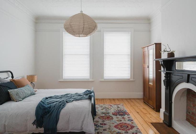 Novo Luxury Apartment Penguin Accommodation Itas