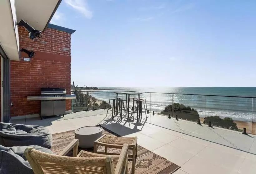 Novo Luxury Apartment Penguin Accommodation Itas