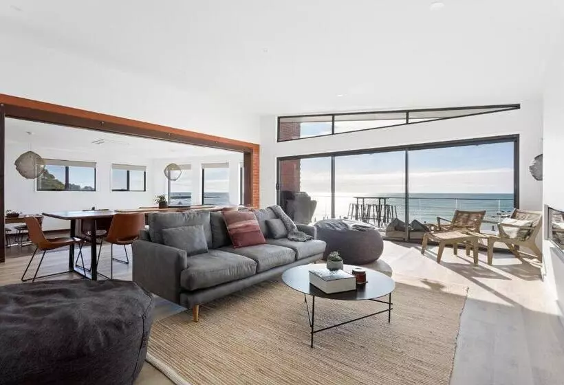 Novo Luxury Apartment Penguin Accommodation Itas