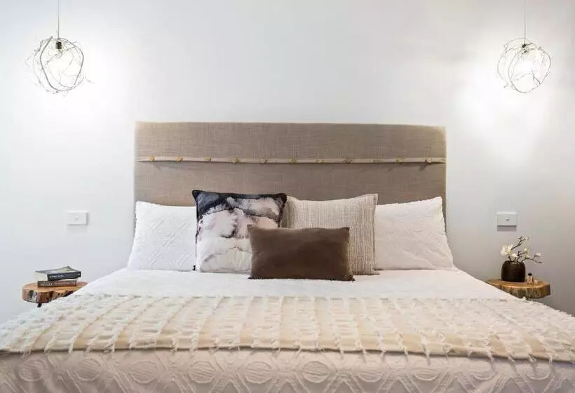 Novo Luxury Apartment Penguin Accommodation Itas