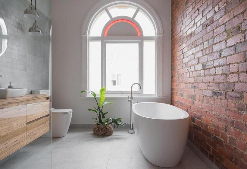 Novo Luxury Apartment Penguin Accommodation Itas