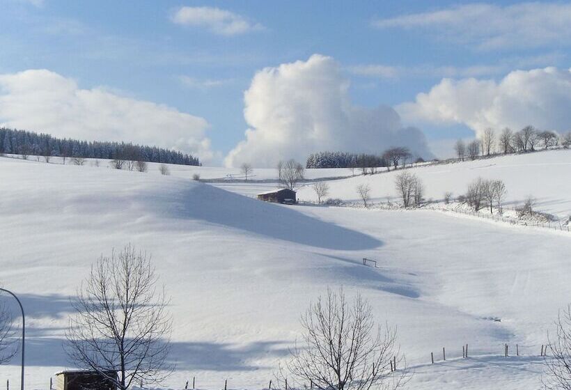 Spacious Apartment In Rattlar With Private Terrace