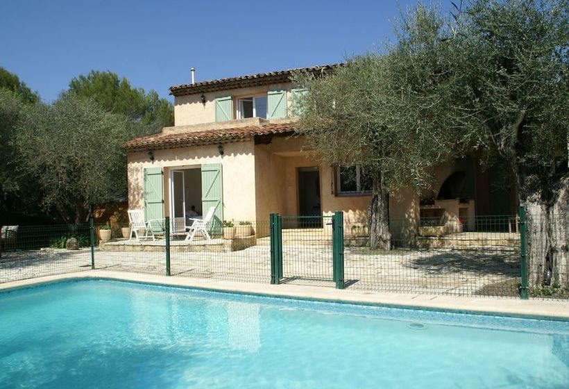 Spacious Villa With Garden Near Grasse