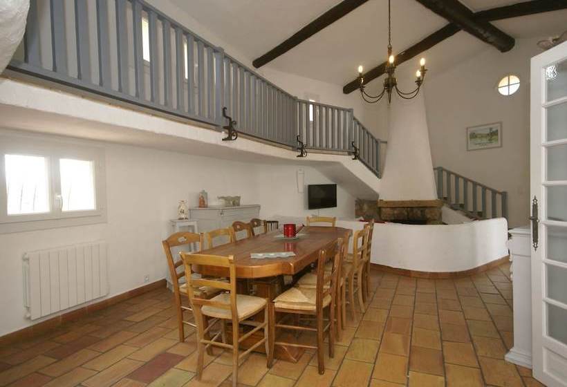 Spacious Villa With Garden Near Grasse