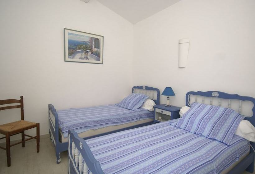 Spacious Villa With Garden Near Grasse