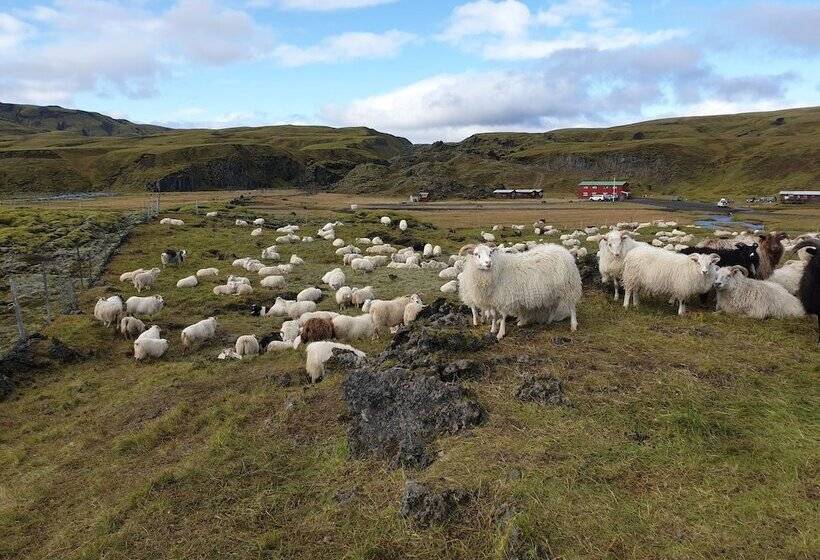 هاستل Hólaskjól Highlandcenter