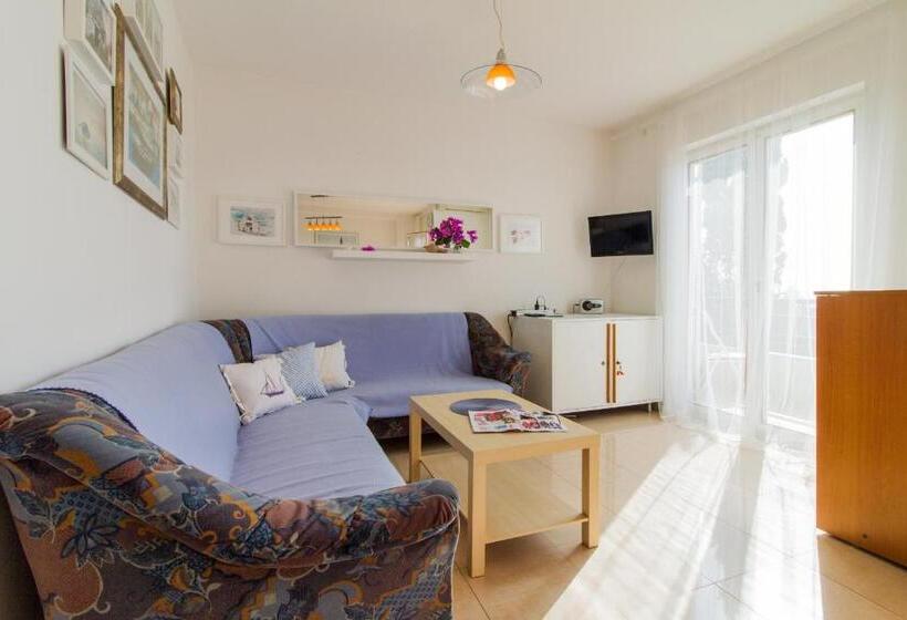Apartment With A Sea View