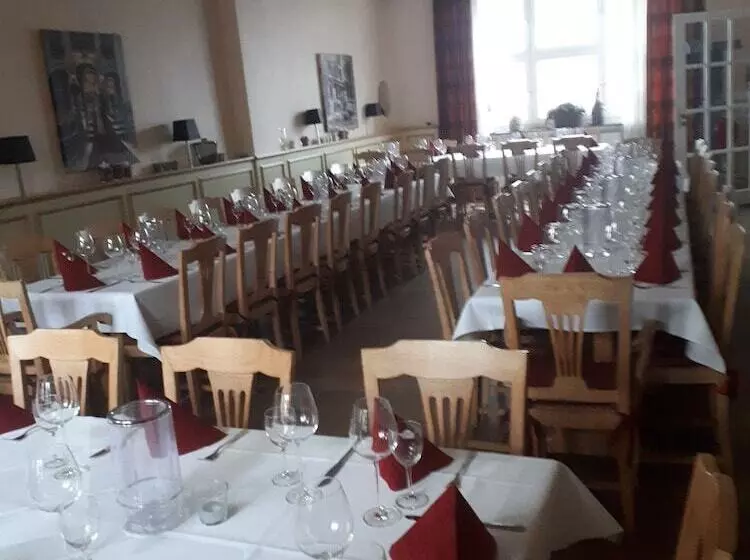 Hotelli Deutsches Haus Verl