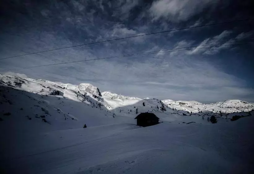 ホテル Gjaid Alm 1739m Am Dachstein Only Accessible By Cable Car