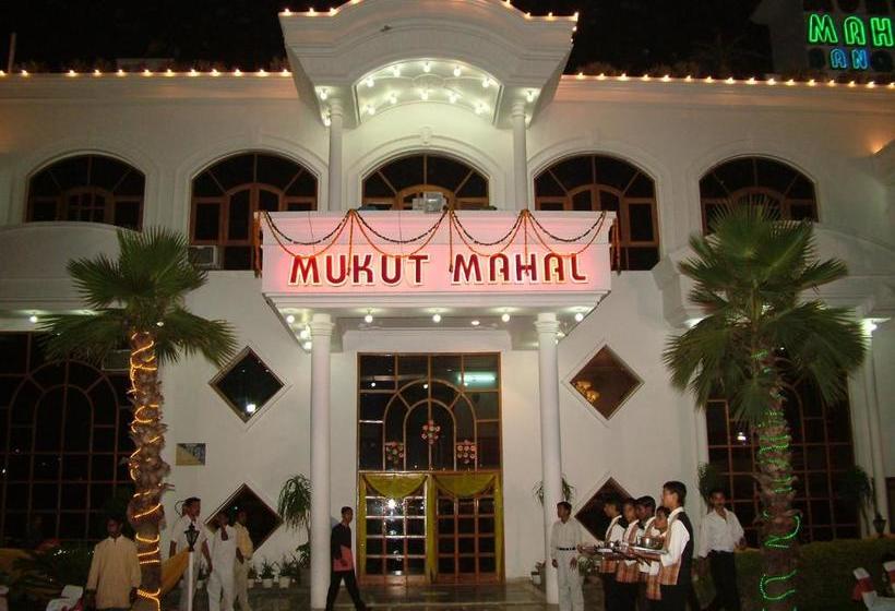 Отель Capital O74359  Mukut Mahal