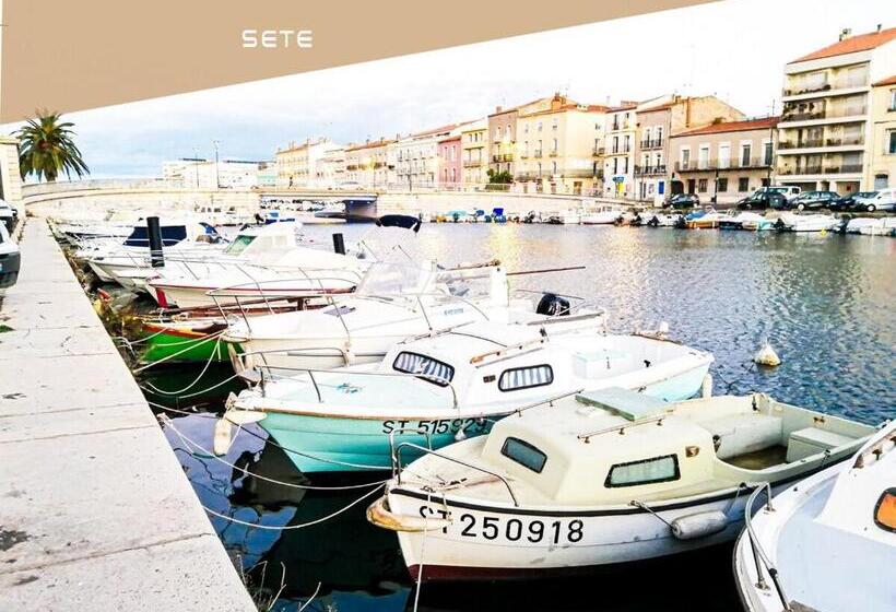 Le Clos Des Chênes   Terrasse Et Parking