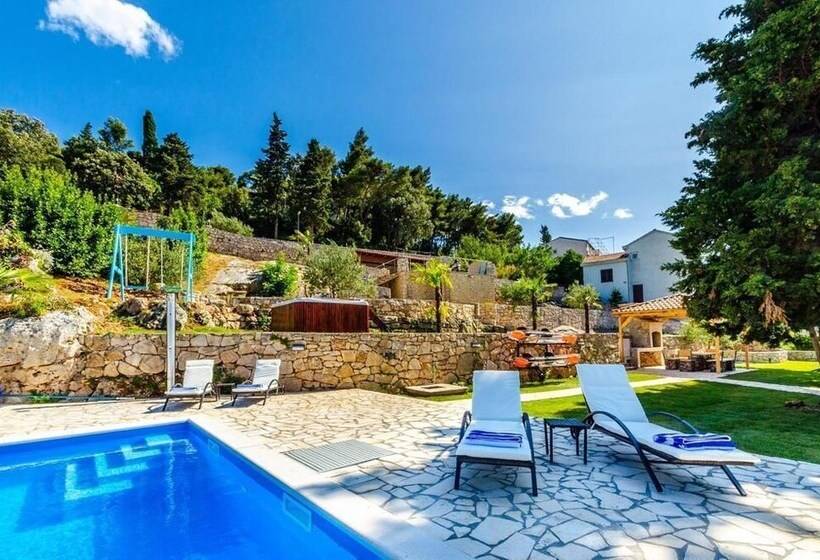 Luxury Villa Gabriela