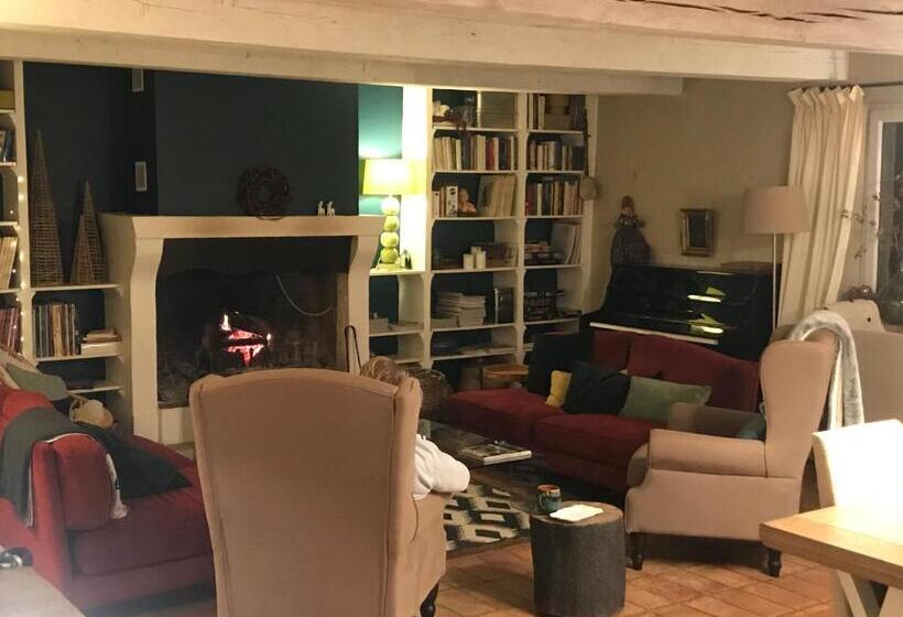 펜션 Les Aiguières En Provence